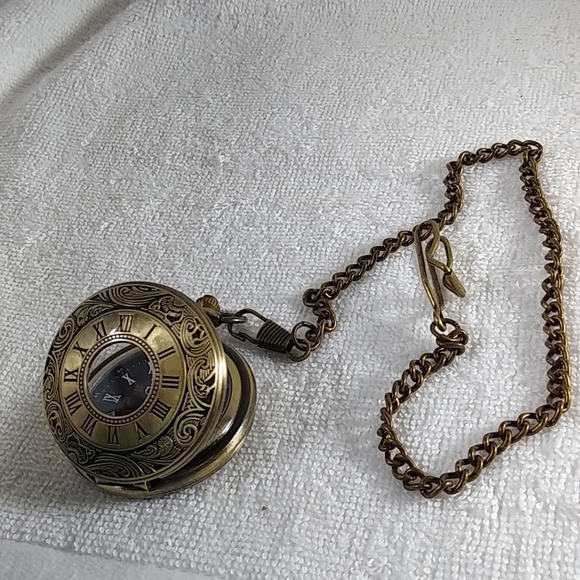 Other - Absolutely gorgeous Roman numeral Antique look pocket watch. NIB